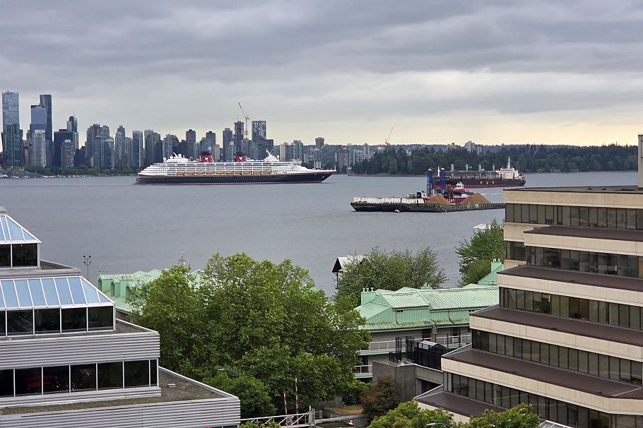 712 175 W 1st Street North Vancouver, BC - 1
