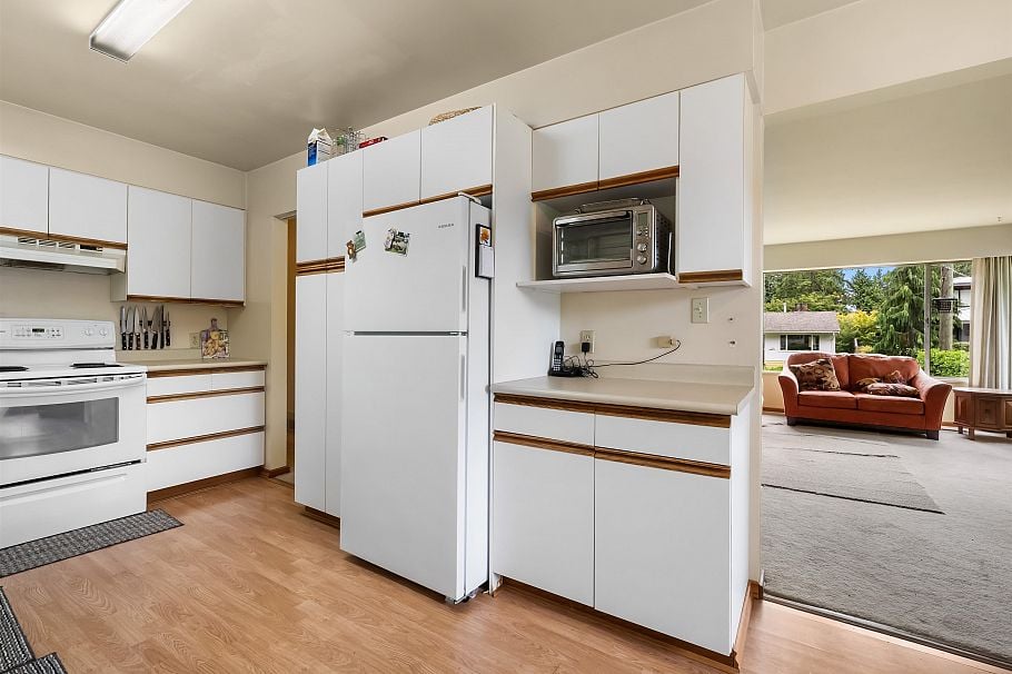 628 E St. James Road North Vancouver, BC - 13