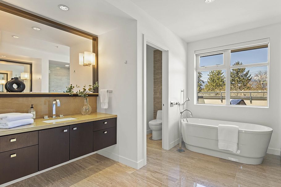 215 1961 Collingwood Street Vancouver, BC - 34