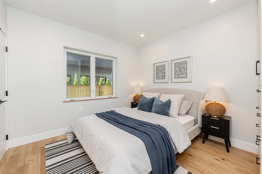 2 676 E 22nd Avenue Vancouver, BC - 14