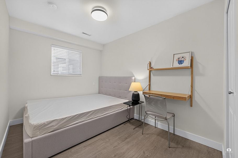 196 E 58th Avenue Vancouver, BC - 13