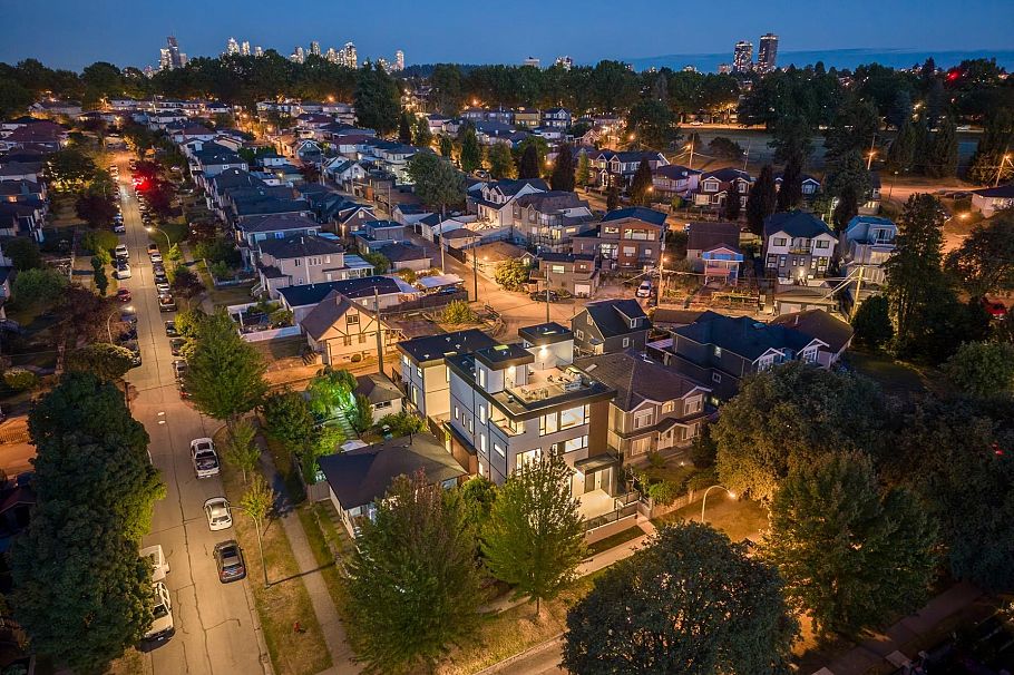1 3428 Mons Drive Vancouver, BC - 28