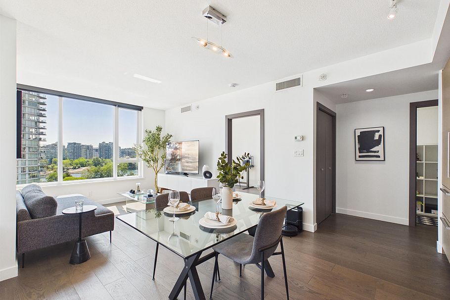 808 68 Smithe Street Vancouver, BC - 1