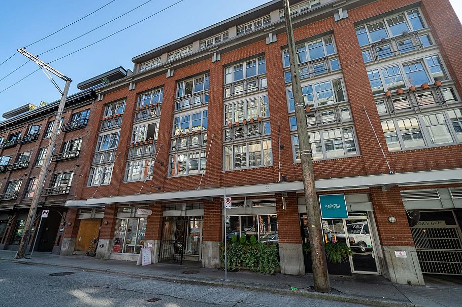 402 1072 Hamilton Street Vancouver, BC - 5