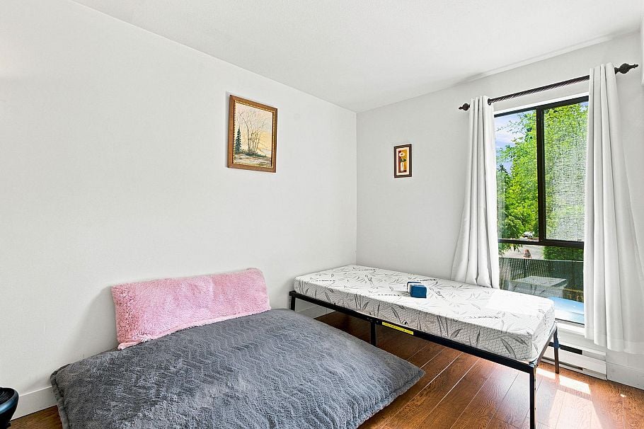 104 2181 Panorama Drive North Vancouver, BC - 16