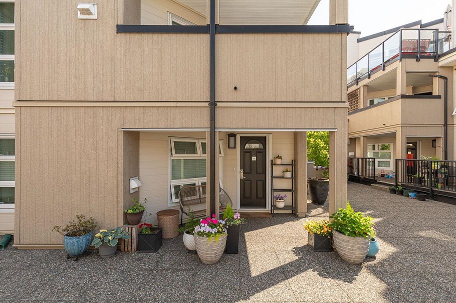14 1350 W 6th Avenue Vancouver, BC - 6