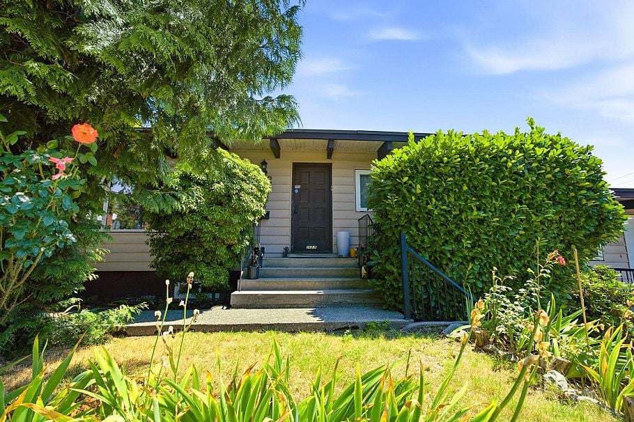 338-342 St. Georges Avenue North Vancouver, BC - 9