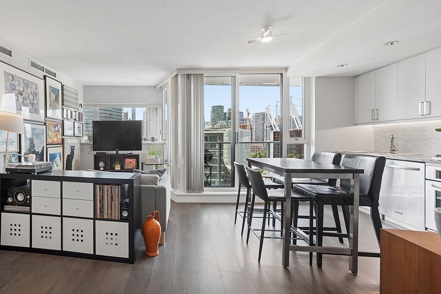 2201 918 Cooperage Way Vancouver, BC - 11