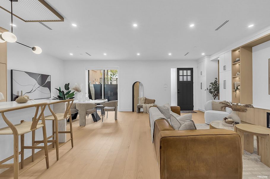 1 6388 Argyle Street Vancouver, BC - 5