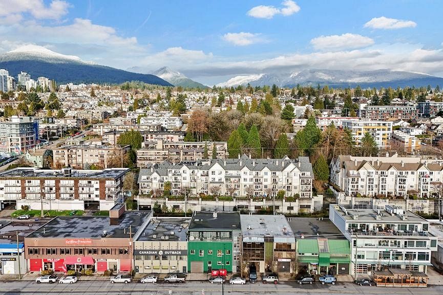 308 333 E 1st Street North Vancouver, BC - 40