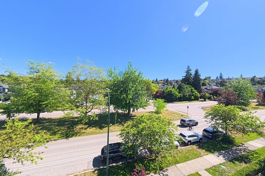 2 2557 W King Edward Avenue Vancouver, BC - 18