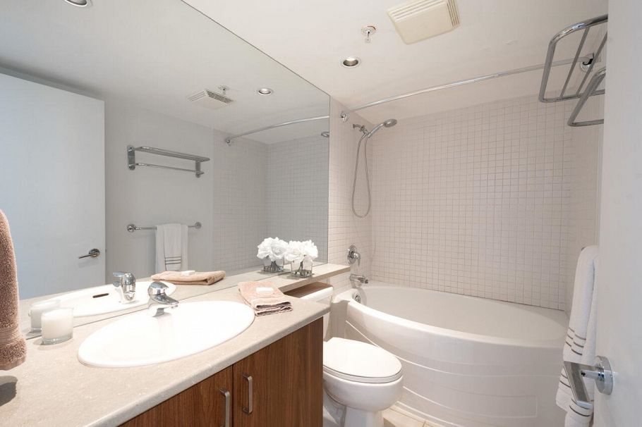 712 175 W 1st Street North Vancouver, BC - 20