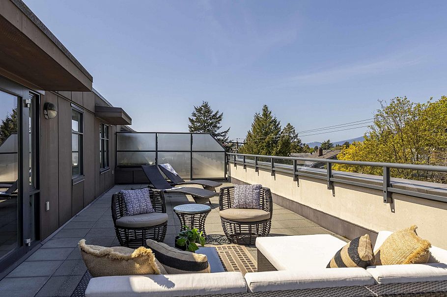 215 1961 Collingwood Street Vancouver, BC - 38