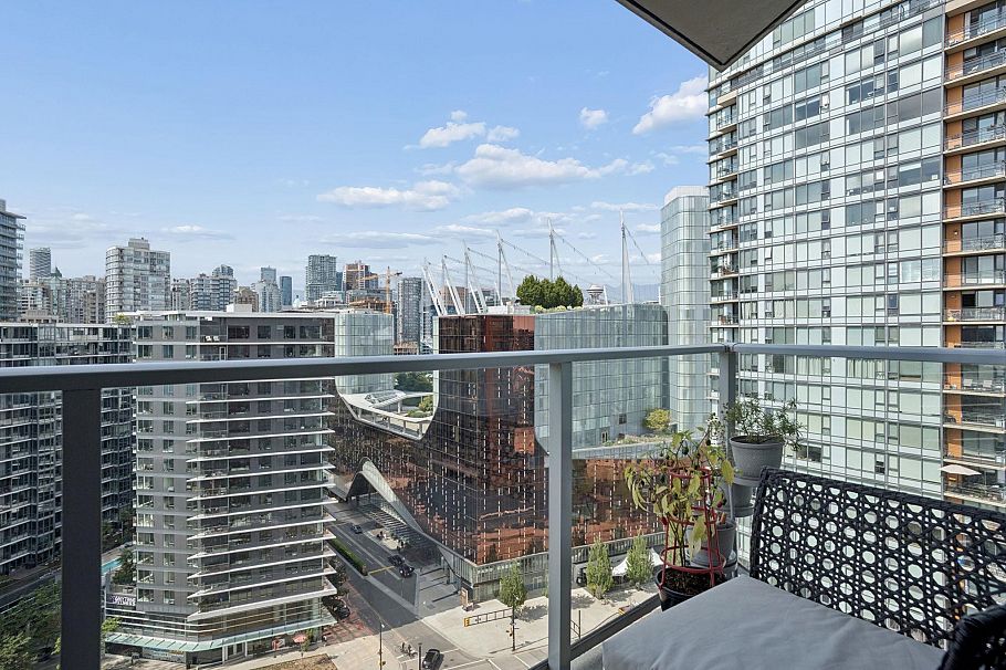 2201 918 Cooperage Way Vancouver, BC - 20