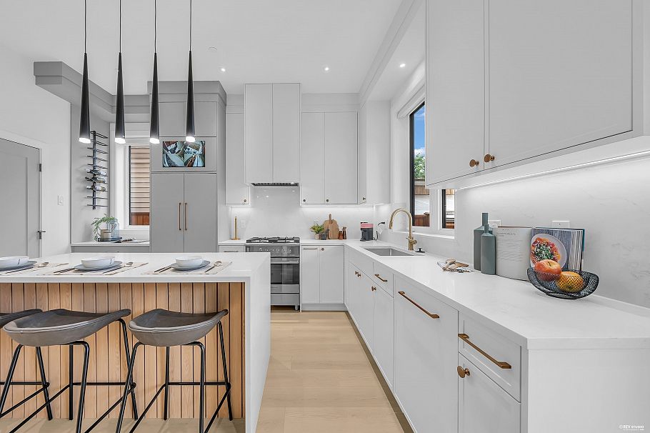 2 3627 E 45th Avenue Vancouver, BC - 14