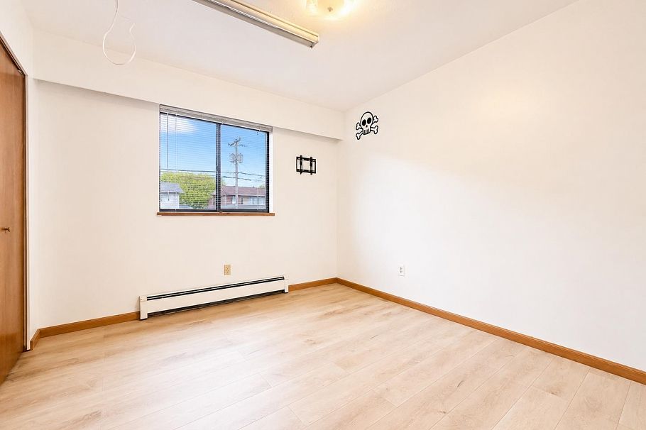 3292 E 43rd Avenue Vancouver, BC - 9