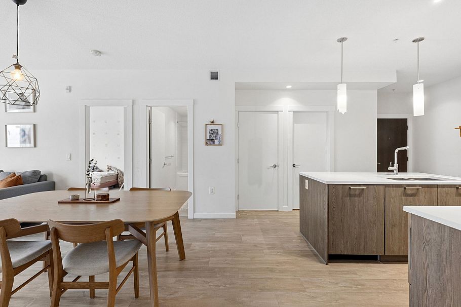 211 625 E 3rd Street North Vancouver, BC - 6