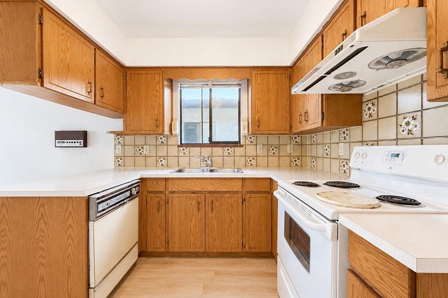 3292 E 43rd Avenue Vancouver, BC - 14