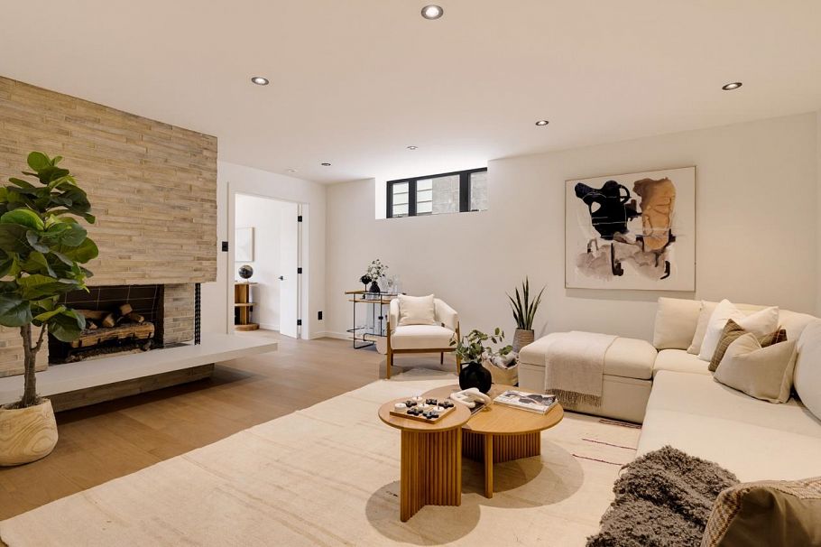 1008 W 17th Street North Vancouver, BC - 27