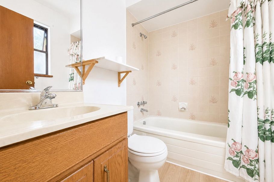 3292 E 43rd Avenue Vancouver, BC - 20