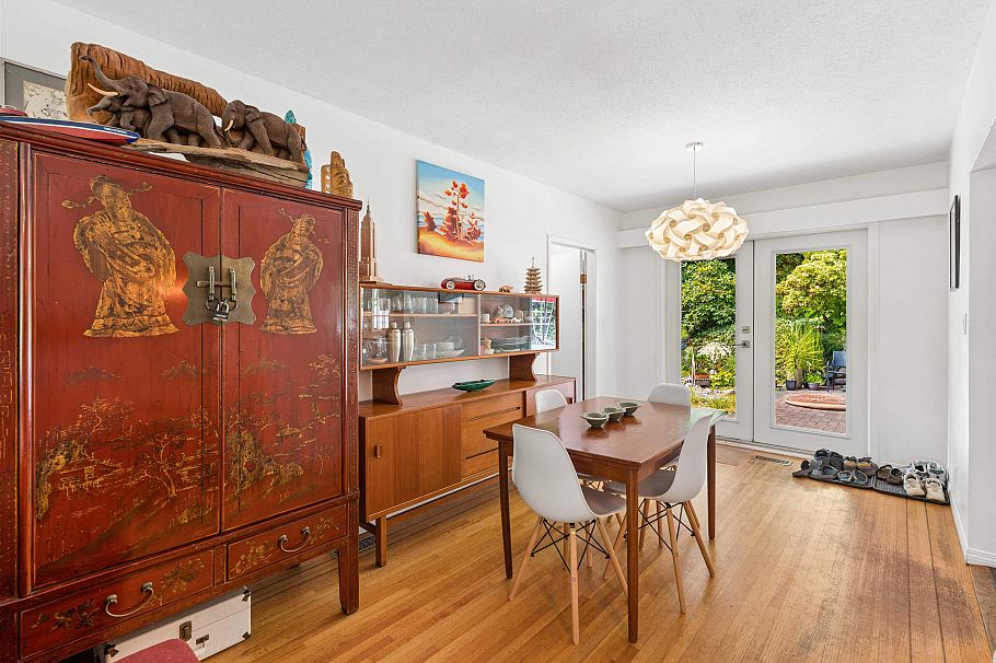 1525 Avonlynn Crescent North Vancouver, BC - 6