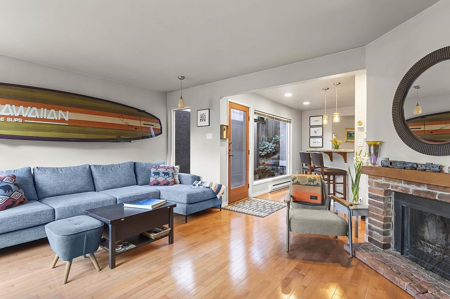 102 2535 York Avenue Vancouver, BC - 4