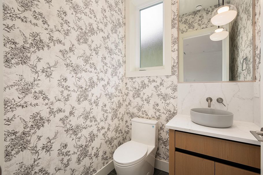 1 3645 Dundas Street Vancouver, BC - 12