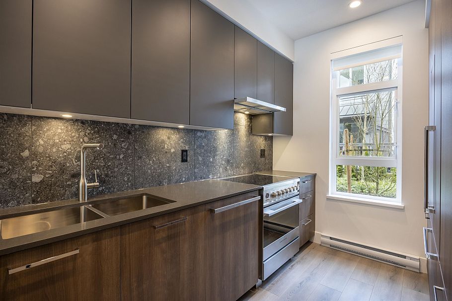 102 2322 Emery Court Vancouver, BC - 6