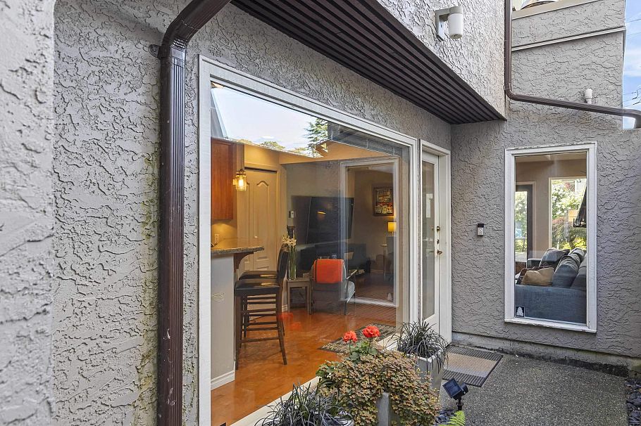 102 2535 York Avenue Vancouver, BC - 21