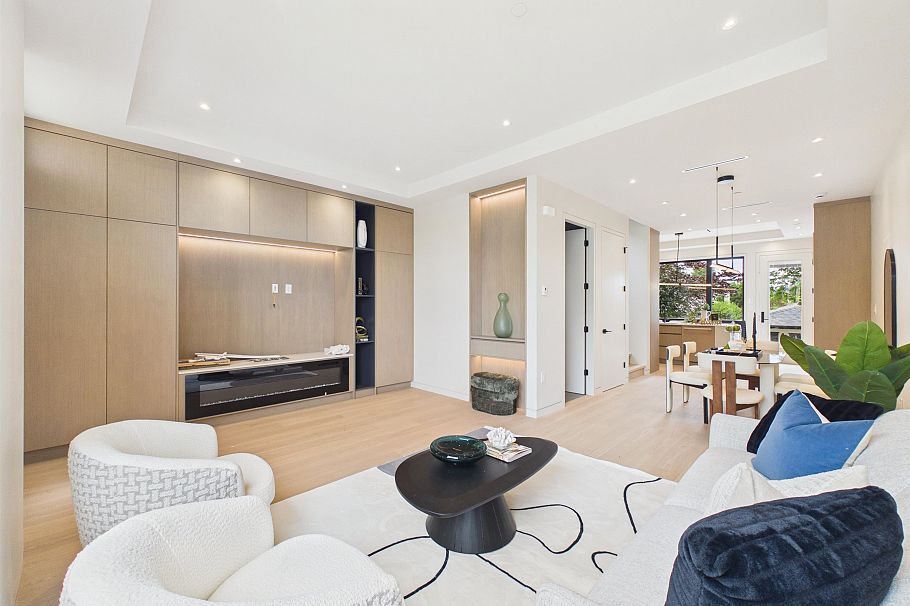 2230 W 21st Avenue Vancouver, BC - 3