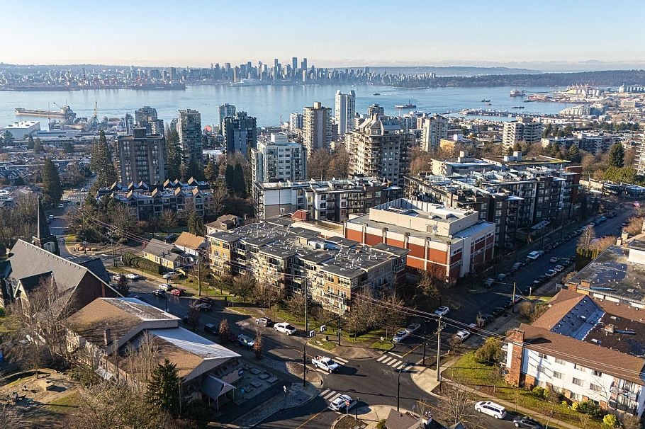109 1033 St. Georges Avenue North Vancouver, BC - 14