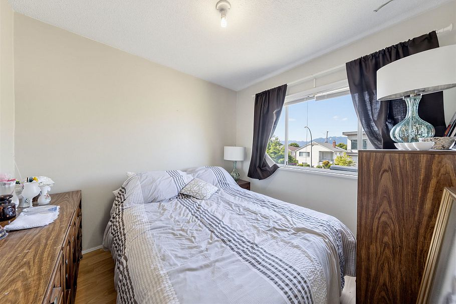 3378 E 26th Avenue Vancouver, BC - 16