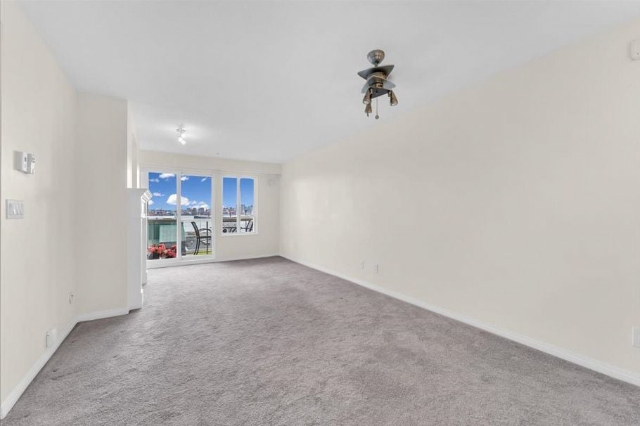 208 333 E 1st Street North Vancouver, BC - 5