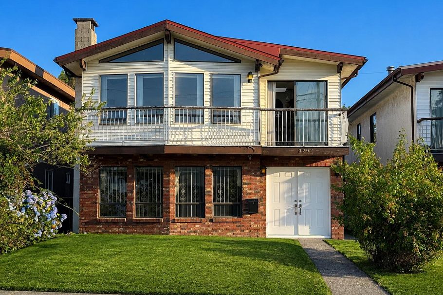 3292 E 43rd Avenue Vancouver, BC - 1