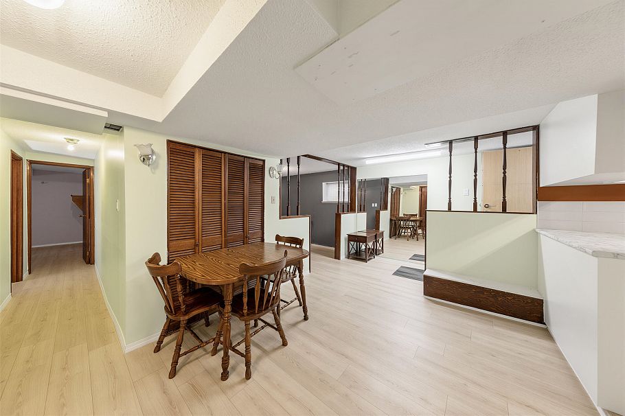 3378 E 26th Avenue Vancouver, BC - 33