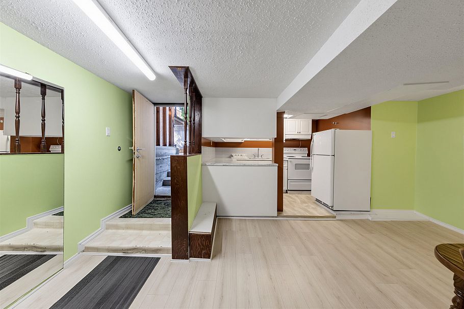 3378 E 26th Avenue Vancouver, BC - 37