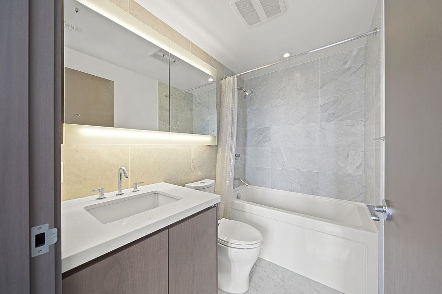 1251 38 Smithe Street Vancouver, BC - 17