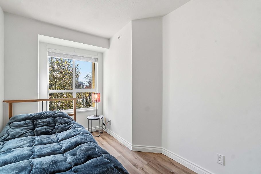 8433 Jellicoe Street Vancouver, BC - 17