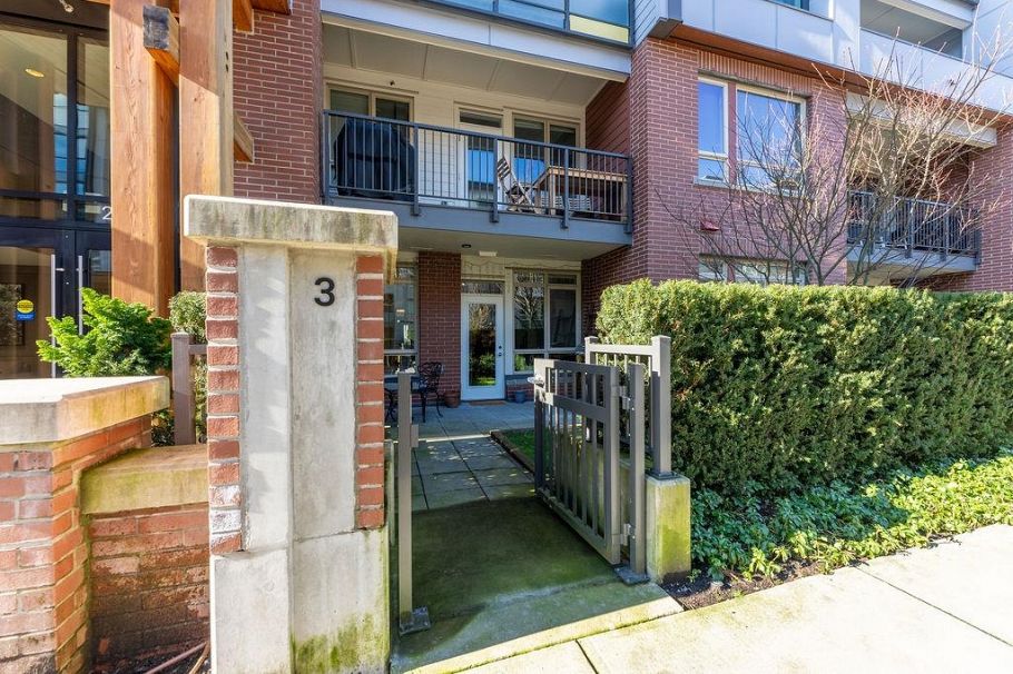 3 2651 Library Lane North Vancouver, BC - 1