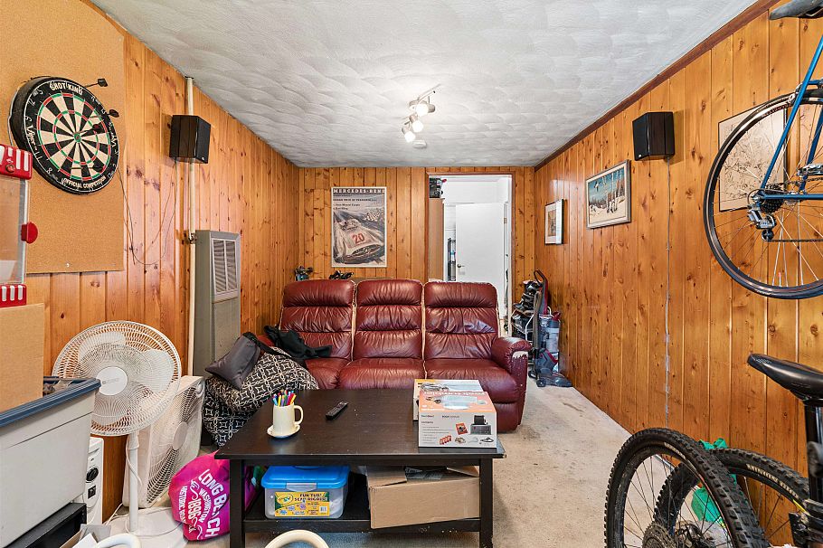 1525 Avonlynn Crescent North Vancouver, BC - 19