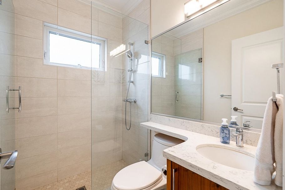 152 W 48th Avenue Vancouver, BC - 22