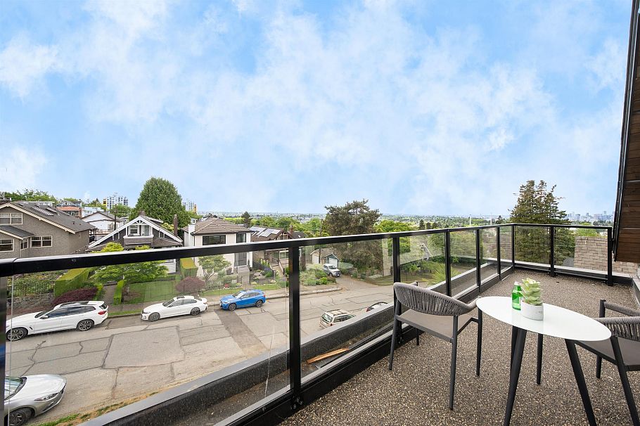 1 3645 Dundas Street Vancouver, BC - 23