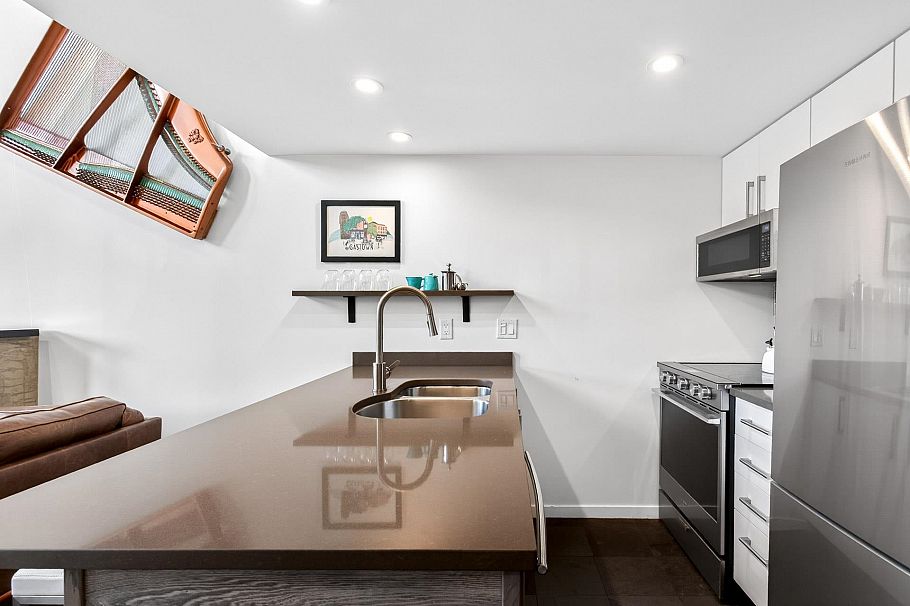 805 22 E Cordova Street Vancouver, BC - 9