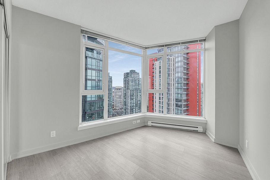 3201 1188 W Pender Street Vancouver, BC - 2