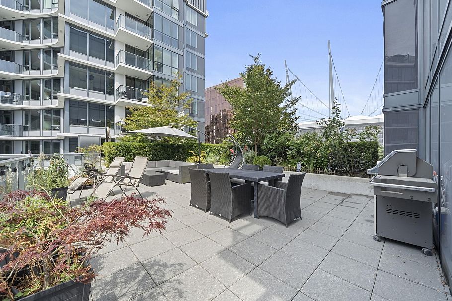 1251 38 Smithe Street Vancouver, BC - 21