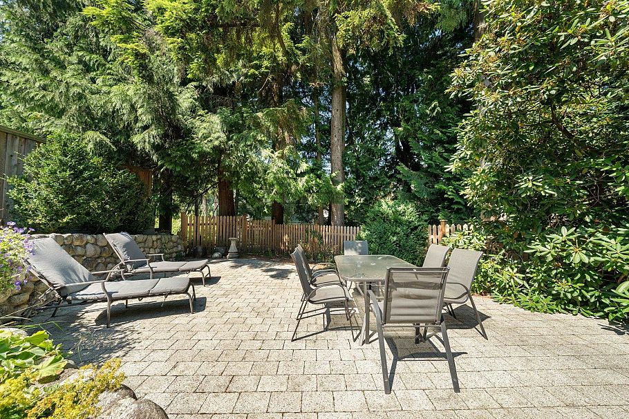 1118 Wendel Place North Vancouver, BC - 35
