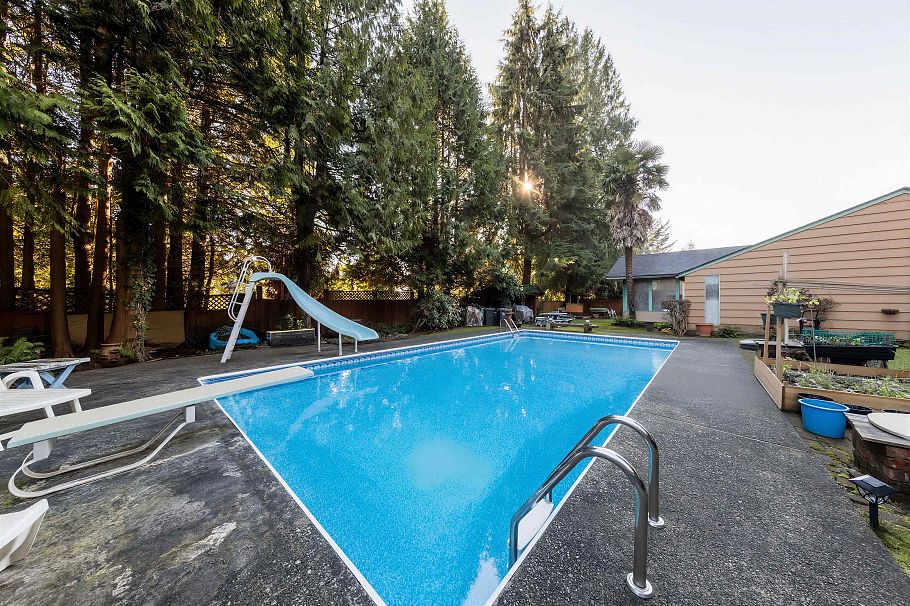 1670 Ayleslynn Drive North Vancouver, BC - 28