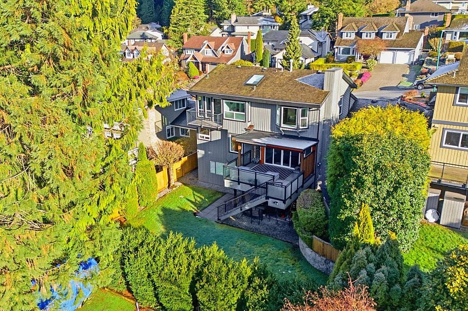 2023 Hill Drive North Vancouver, BC - 37