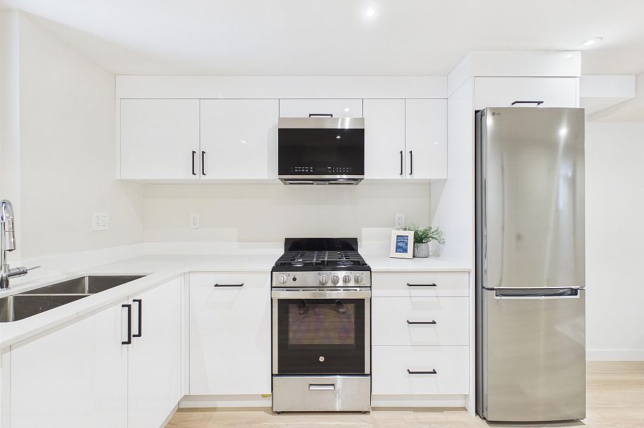 2230 W 21st Avenue Vancouver, BC - 31