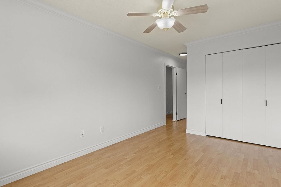 307 308 W 2nd Street North Vancouver, BC - 18